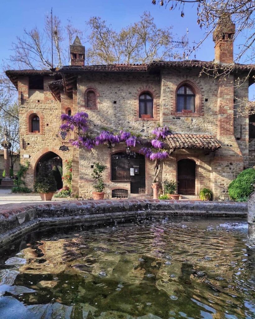 Vigolzone PC glicine nel borgo di Grazzano Visconti ph. @monycasmile CC BY NC SA 3.0 4